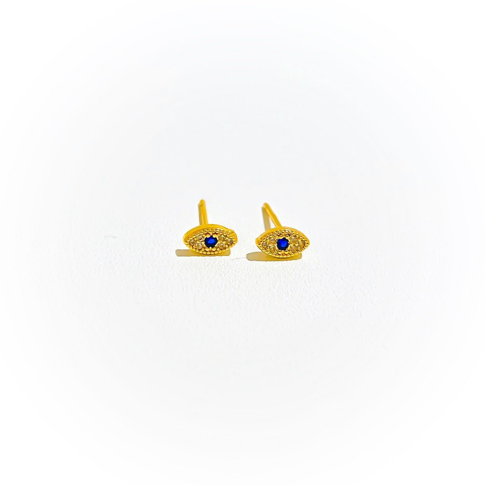     piercing-de-ojo-con-zirconias